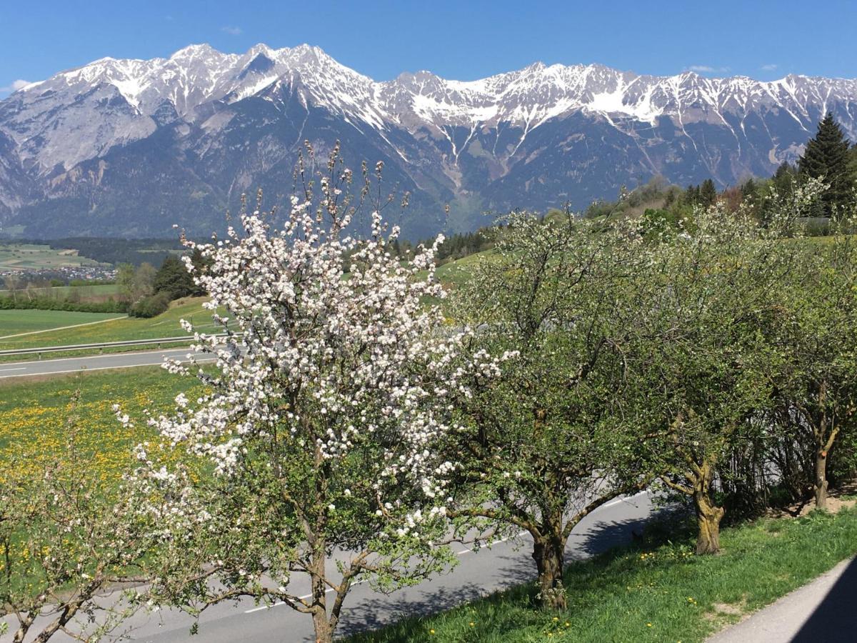Apartment Wiesenhof - Natur & Weitblick Ueber Innsbruck - Ladestation Fuer Elektroautos المظهر الخارجي الصورة