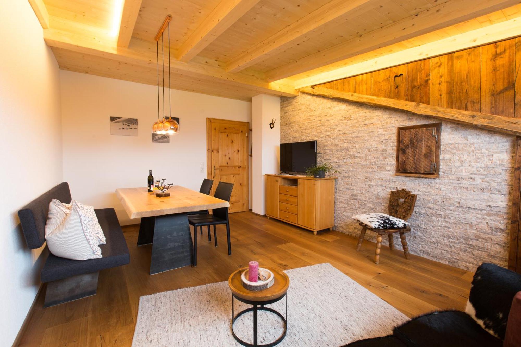 Apartment Wiesenhof - Natur & Weitblick Ueber Innsbruck - Ladestation Fuer Elektroautos الغرفة الصورة